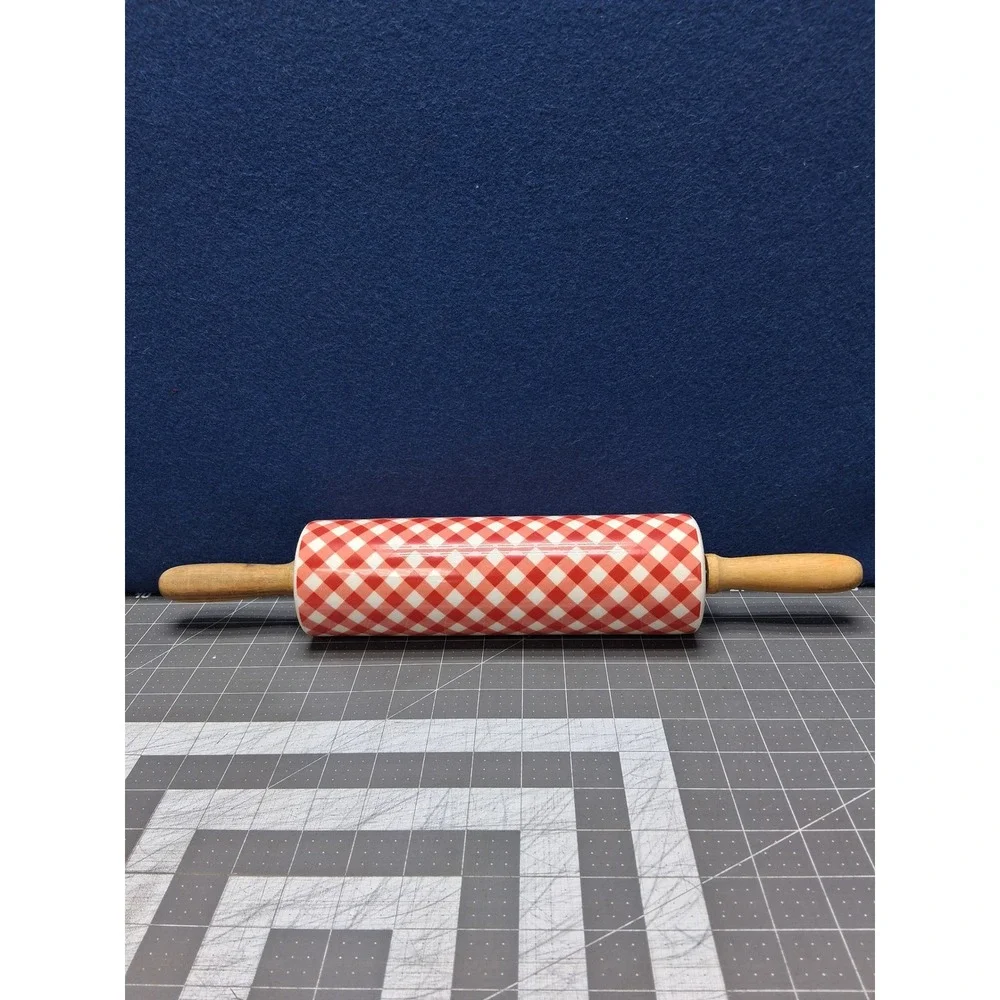 The Pioneer Woman Rolling Pin Red Gingham Ceramic Wood Handles Farmhouse Unused